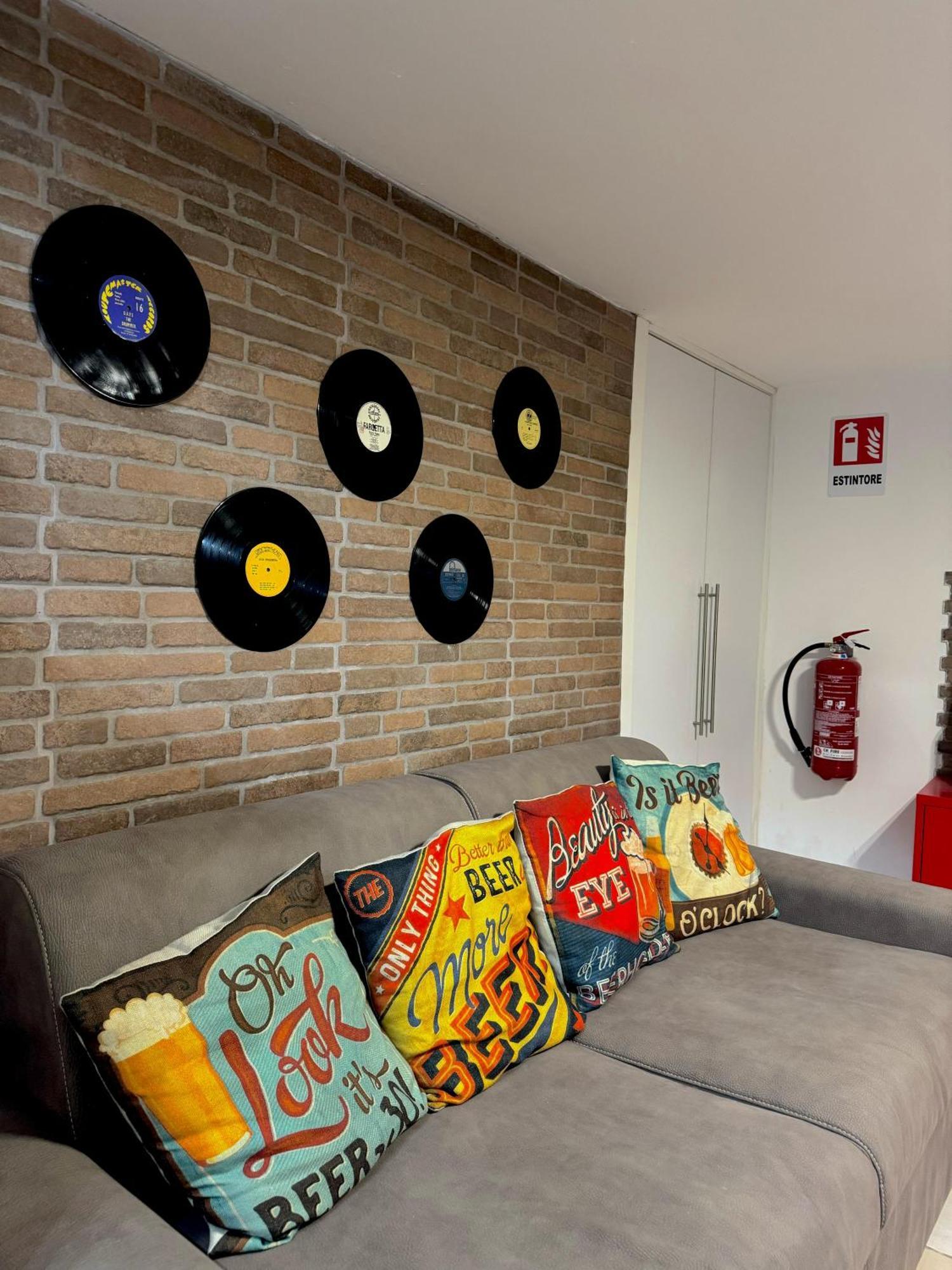 Frizzi & Lazzi House Apartamento Nápoles Exterior foto
